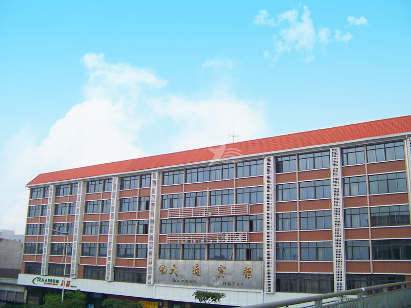 合成樹(shù)脂瓦：輕材質(zhì)高性能，助力屋面建材市場(chǎng)持續發(fā)展